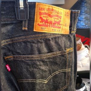 Levi 501 Size 42x32